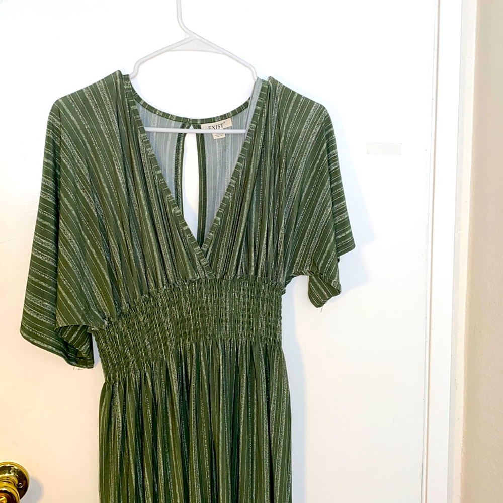 Green maxi dress with Keyhole backing